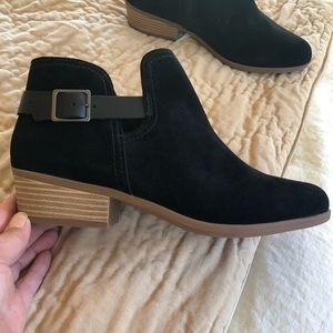 clarks addiy carisa